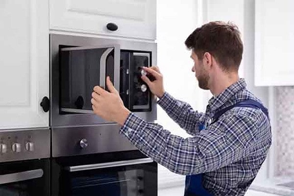 برای عیب یابی و تعمیر ماکروفر خود با تیم متخصص فیکسون تماس بگیرید.