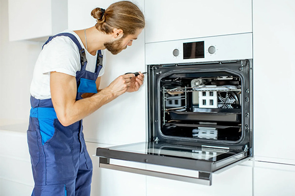 فیکسون یکی از معتبرترین مراکز تعمیر فر توکار نف در تهران است.