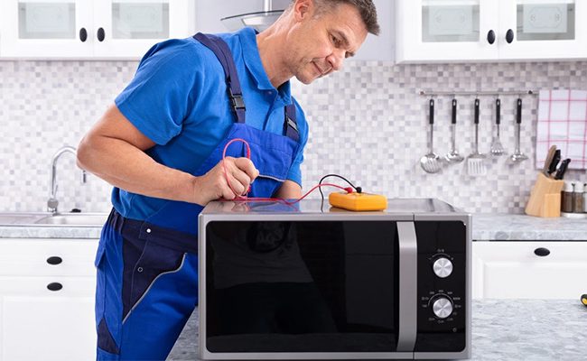 برای تعمیر ماکروفر بهتر است با مشکلات رایج ماکروفر آشنا شوید.