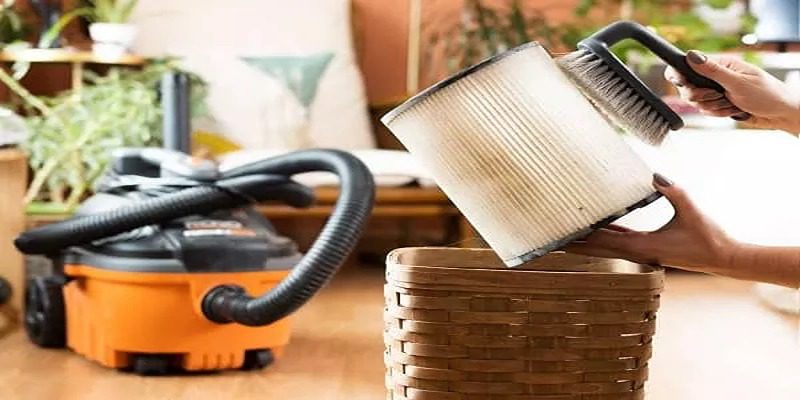 رفع به موقع ایرادات رایج جاروبرقی سبب افزایش عمر مفید دستگاه میشود.